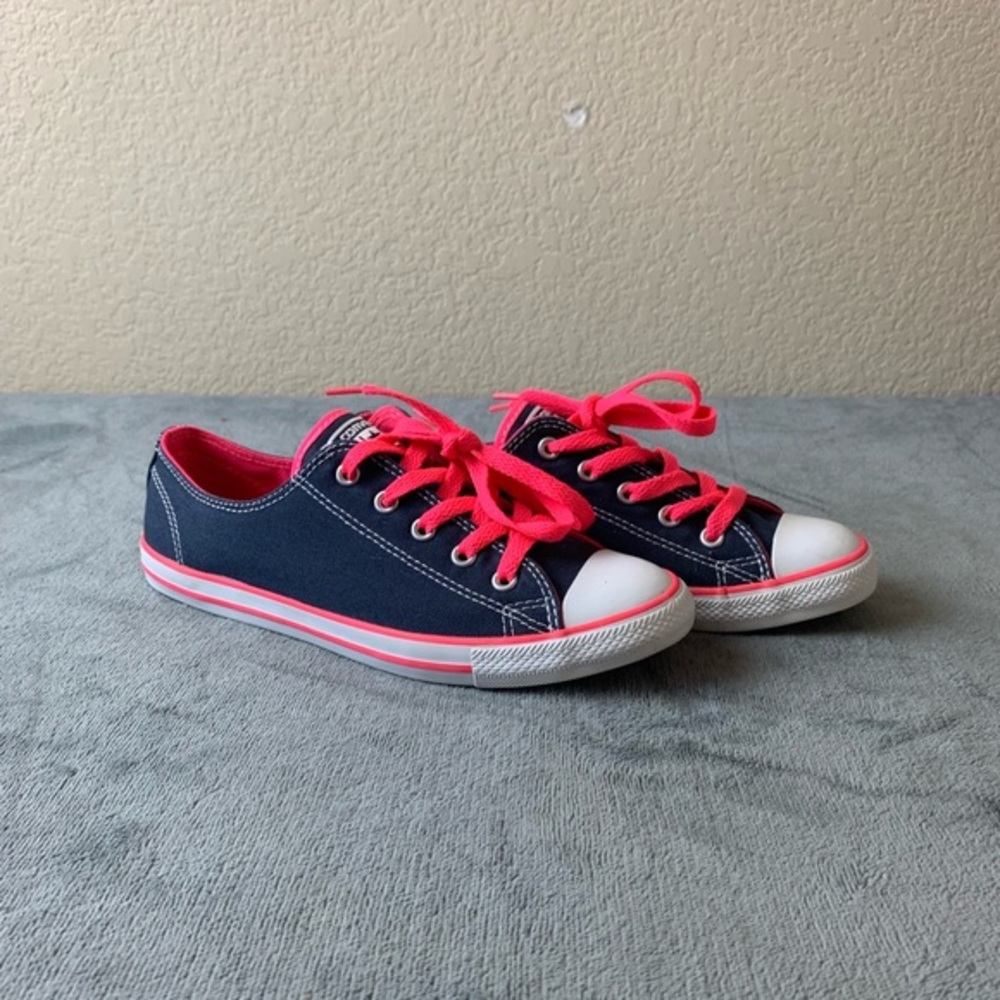 Brand new converse shoes pink and jean size‎ 7